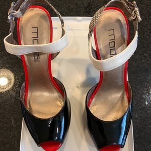 Multi color Moda Spana heels size 7 1/2